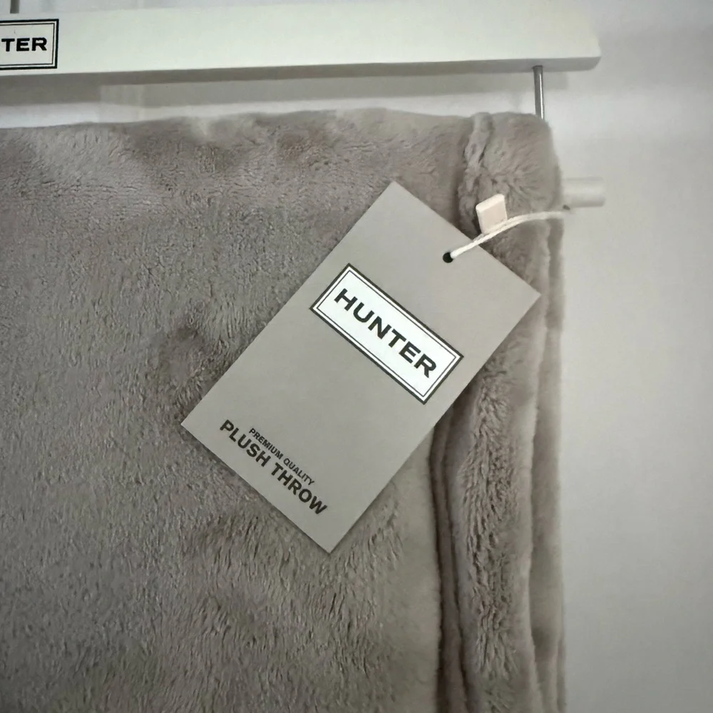 Hunter CoCo Flannel Throw‎ | NWT